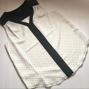 NWOT Roz & Ali Sleeveless Blouse